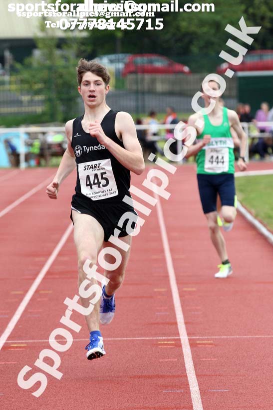 Mens under-17 800 metres, North Eastern Track and Fields Champs., Middlesbrough. Photo: David T. Hewitson/Sports for All Pics